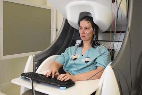 La IA ya puede leer tus pensamientos: Meta presenta su innovador 'casco'