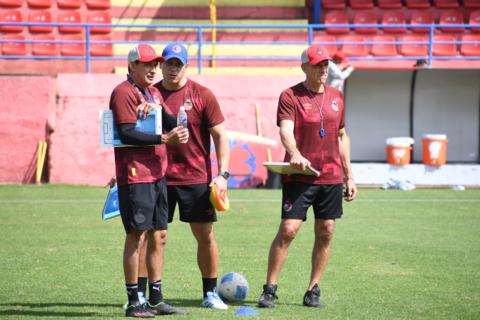 Mario Acevedo inyecta el deseo de ganar todo en Municipal