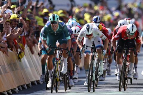 Merlier se queda con la novena etapa y Pogacar se mantiene como el l&iacute;der