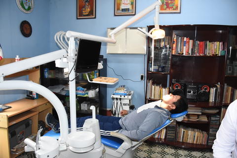 El cuidado de la salud bucal es indispensable en la familia