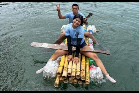 Las balsas de material reciclado elaboradas por estudiantes de Izabal