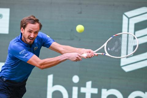 Medvedev se mete en su primera final del circuito ATP en 15 meses