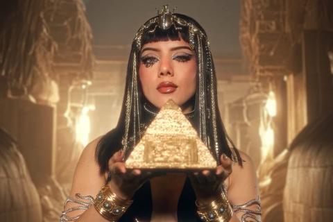 Trend de Cleopatra con récord Guinness gracias a Doris Jocelyn