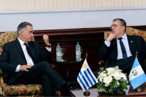 Tras haber nacido en Uruguay, Bernardo Arévalo habla sobre su relación con ese país