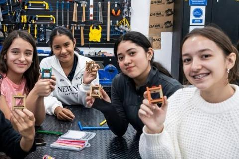 'Mujeres en ingenier&iacute;a', aplica a una beca en la UVG