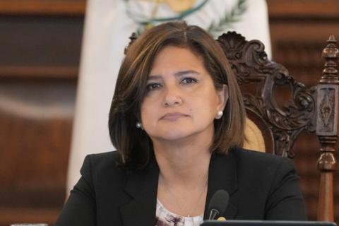 &iquest;Qu&eacute; pas&oacute; con el salario de la vicepresidenta Karin Herrera?