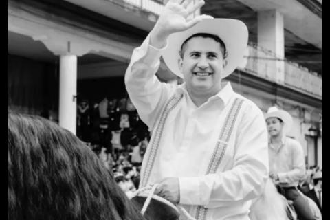 Así fue captado el alcalde en México minutos antes del ataque (video)