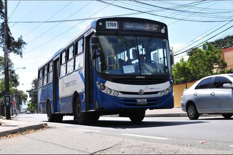 Detienen a piloto de Transurbano que conducía ebrio en zona 10