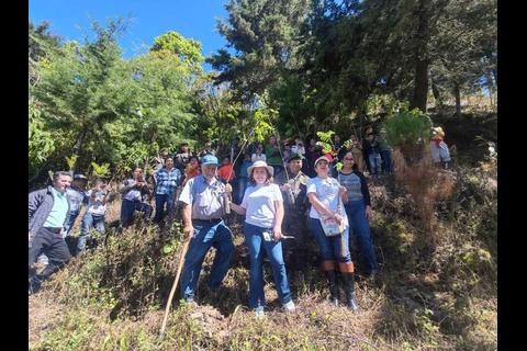 Deja tu Huella: Voluntarios siembran futuro ecológico en el país.