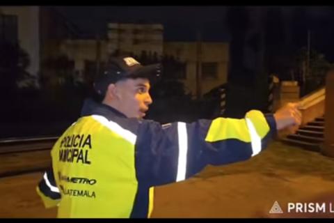 El polémico video de titktoker guatemalteco, usó uniforme de PMT