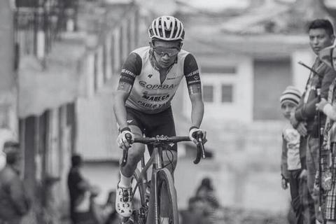 Luto deportivo: El ciclista Celso Ajpacajá muere tras accidente de tránsito en Sololá