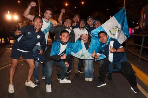 ¡Con ilusión! Así se vive el ambiente en las afueras del estadio El Trébol