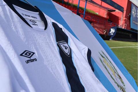 &iexcl;Ya est&aacute; listo! Este ser&aacute; el uniforme que usar&aacute; Guatemala ante Panam&aacute; esta noche