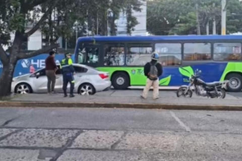 Reporte de tránsito: colisiones y motorista con emergencia médica