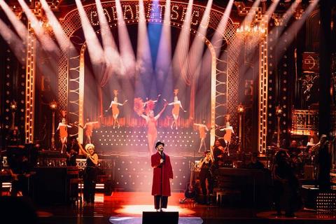 Midalys, bailarina de Ricardo Arjona, sorprende a fan con inesperada noticia