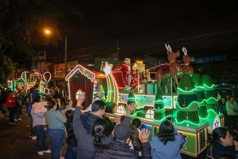El Desfile Navideño visitó la Bahía Bethania en zona 7