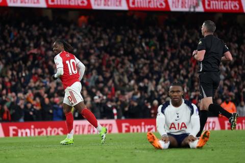 ¡Imparables! Arsenal aplasta al Tottenham en el derbi y sigue liderando
