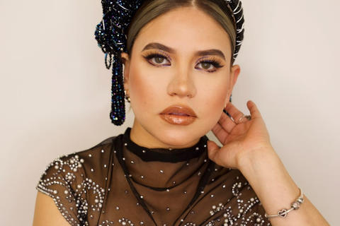 KacHe ya es mamá y así lo anuncia a los fans