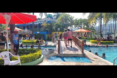 Balneario Guastatoya: Oasis con toboganes en la Ruta al Atlántico