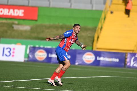 Xela vence a los cremas en la última fecha, los hunde y clasifica a fase final