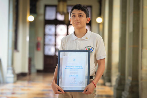 Santiago Mart&iacute;nez obtiene medalla de bronce en Olimpiada de Geometr&iacute;a 