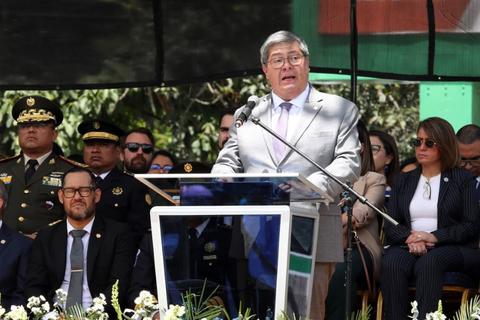 A una semana de renunciar, Francisco Jim&eacute;nez sigue como titular del Mingob