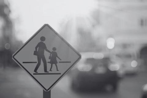 ¡Crimen frente a escuela! Un conductor fue asesinado este lunes