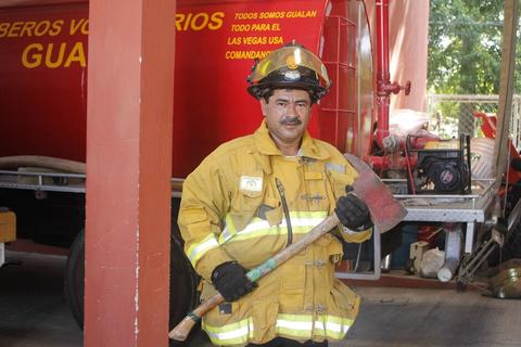 El único latino en 'Rescue Intervention Team' es de Guatemala