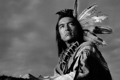 Muere Graham Green, actor de 'Danza con Lobos' y 'Crep&uacute;sculo'