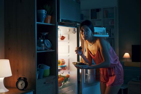 Ir a la cama con hambre podría afectar el descanso