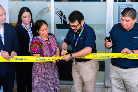 Banco Cuscatlán abre 48 agencias de forma simultánea