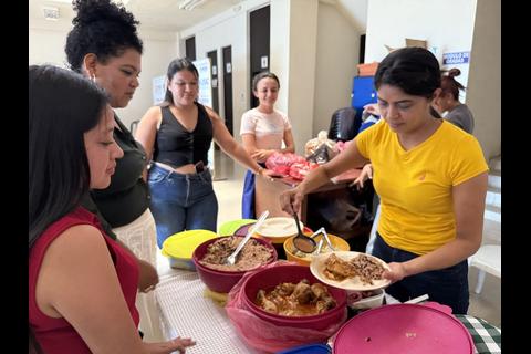 Rice and beans: tradici&oacute;n gar&iacute;funa y sabor del Caribe en Izabal