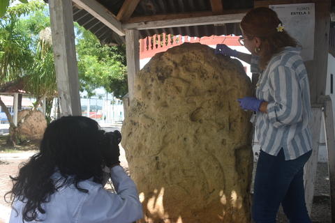 Evaluación revela daños en monumentos mayas expuestos en Petén
