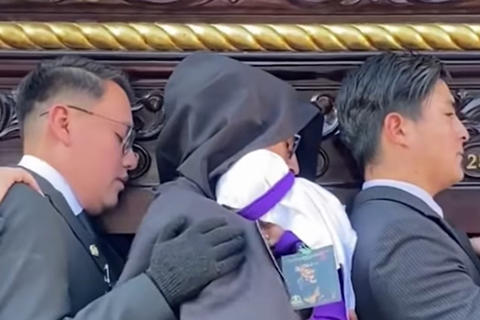 Emotivas escenas de la Semana Santa en Guatemala (video)