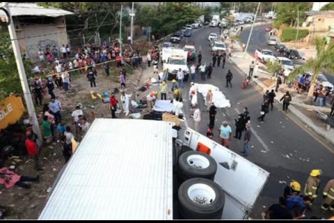 Guatemalteco traficante de personas se declara culpable por mortal accidente