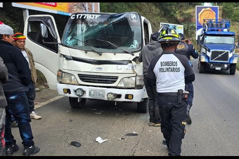 Piloto de cami&oacute;n se accidenta en la ruta Interamericana
