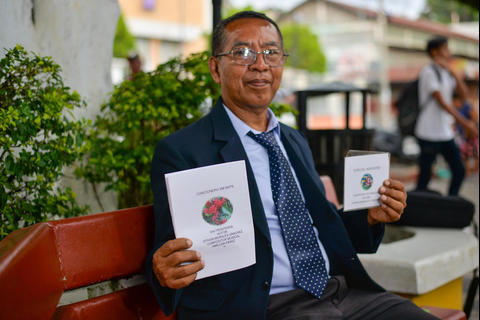 Efra&iacute;n Morales, el maestro de Retalhuleu que convirti&oacute; su vida en versos