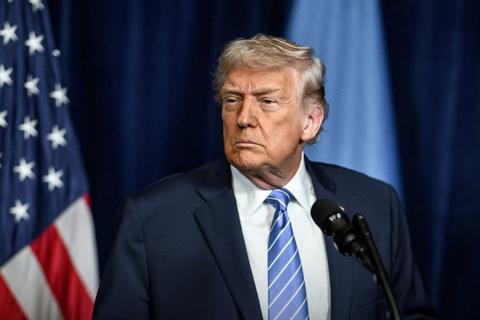 Donald Trump tomar&aacute; el control del estrecho de Ormuz