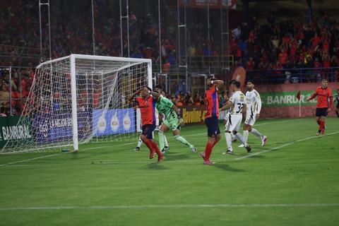 (Video) Gol de Jos&eacute; Carlos Mart&iacute;nez pone en ventaja a Municipal ante Comunicaciones