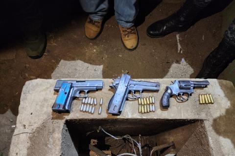 Estos fueron los il&iacute;citos descubiertos durante requisa masiva en Pav&oacute;n