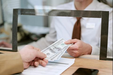 Recibi&oacute; Q7 mil en su cuenta bancaria sin saber que era dinero de extorsi&oacute;n