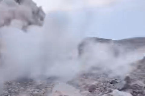 La reacci&oacute;n del Inguat al video de imprudencia de turistas en el volc&aacute;n Santiaguito