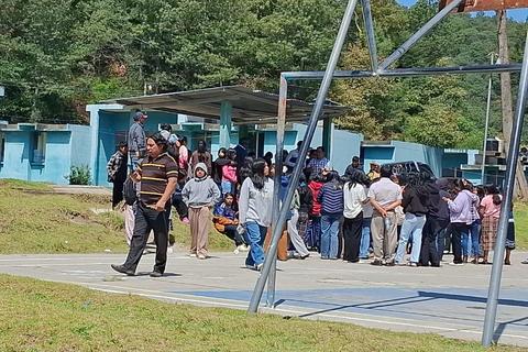 &iexcl;M&aacute;s de 300 estudiantes! Salud da detalles de menores intoxicados en escuela