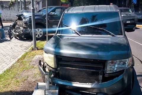 Tr&aacute;nsito se complica tras choque en zona 5