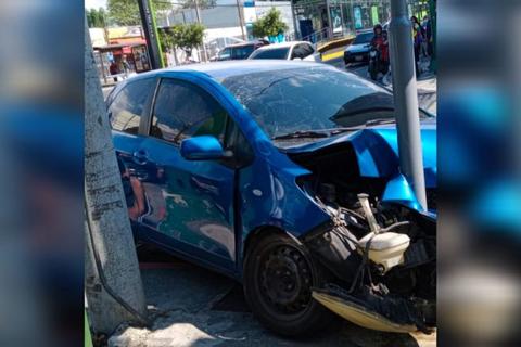 &iexcl;Fuerte colisi&oacute;n! Accidente de tr&aacute;nsito deja dos heridos en zona 9