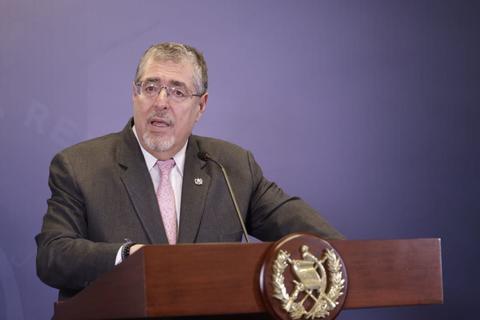 &iexcl;No ser&aacute;n p&uacute;blicas! Ar&eacute;valo iniciar&aacute; entrevistas a candidatos a fiscal general