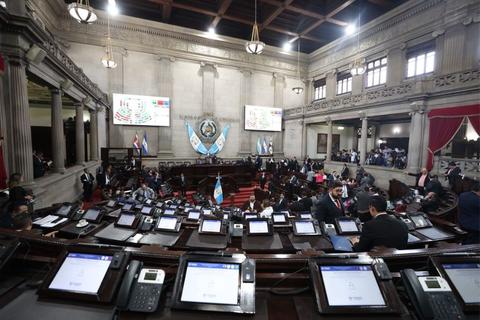 Congreso aprueba que empleados con salario m&iacute;nimo no paguen ISR