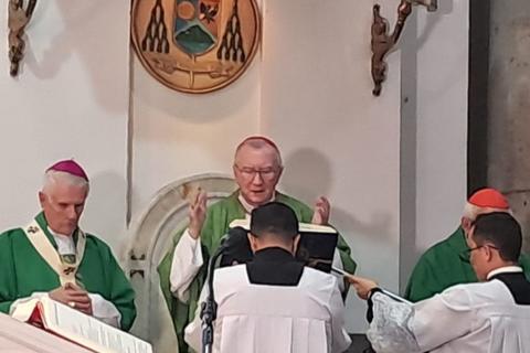 Cardenal Pietro Parolin oficia misa en la Catedral Metropolitana