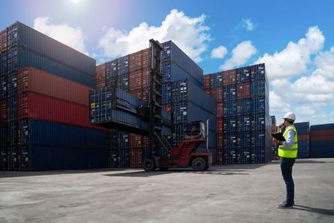 Ineficiencia en puertos y da&ntilde;os en carreteras aumentan precios de productos