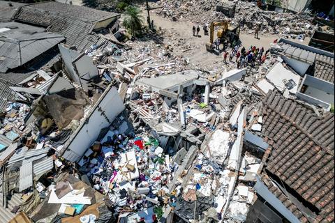 Sube a 285 la cifra de fallecidos por terremoto en Colombia